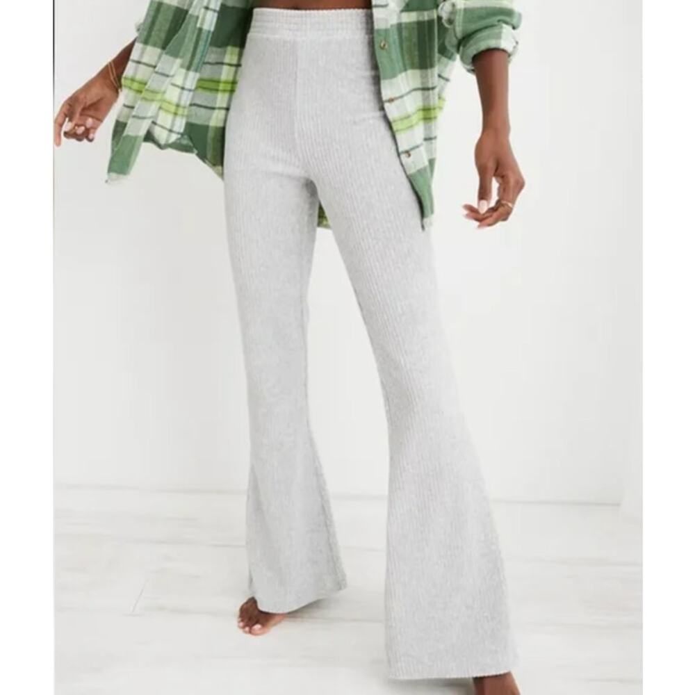 Aerie‎ Groove On Ribbed Velour Flare Leg Pull On Pants Womens Size M